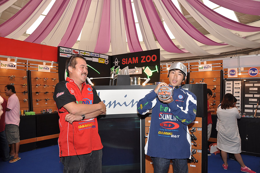 ไม่ได้โปรโมทน่ะครับแต่ รอกที่ผมใช้ทุกตัวใช้สายของ  [b]Sunline[/b] ทุกตัวเลยคร๊าบบบบบบบบบ
 :grin: :g
