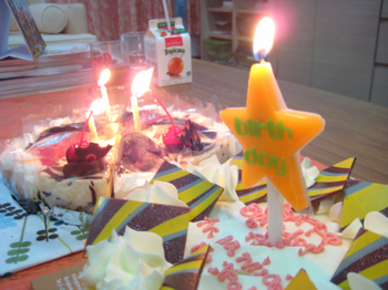 สุขสันต์วันเกิดครับ    :cheer: :cheer: :cheer: :cheer: