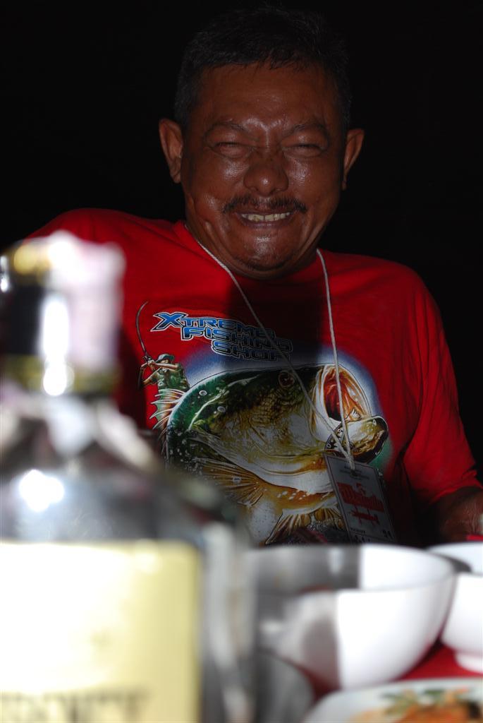 


นี่ก้ออีกคน.....รั่วสุดๆ..... :laughing: :laughing: :laughing: