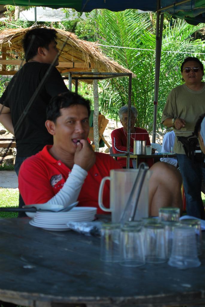


เด๋วให้น้าปู ไบเล่ย์มาต่อครับ.....แ