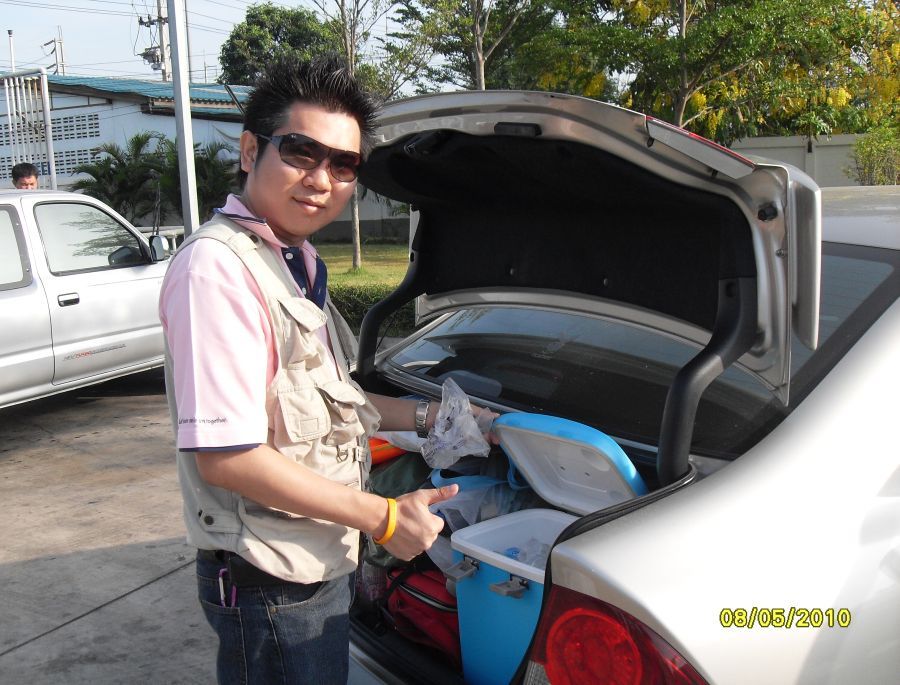 เตรียมเสบียงลงเรือให้พร้อมครับ วันนี้อากาศน่าจะร้อนครับ  :cheer: :cheer: :cheer: :cheer: :cheer: