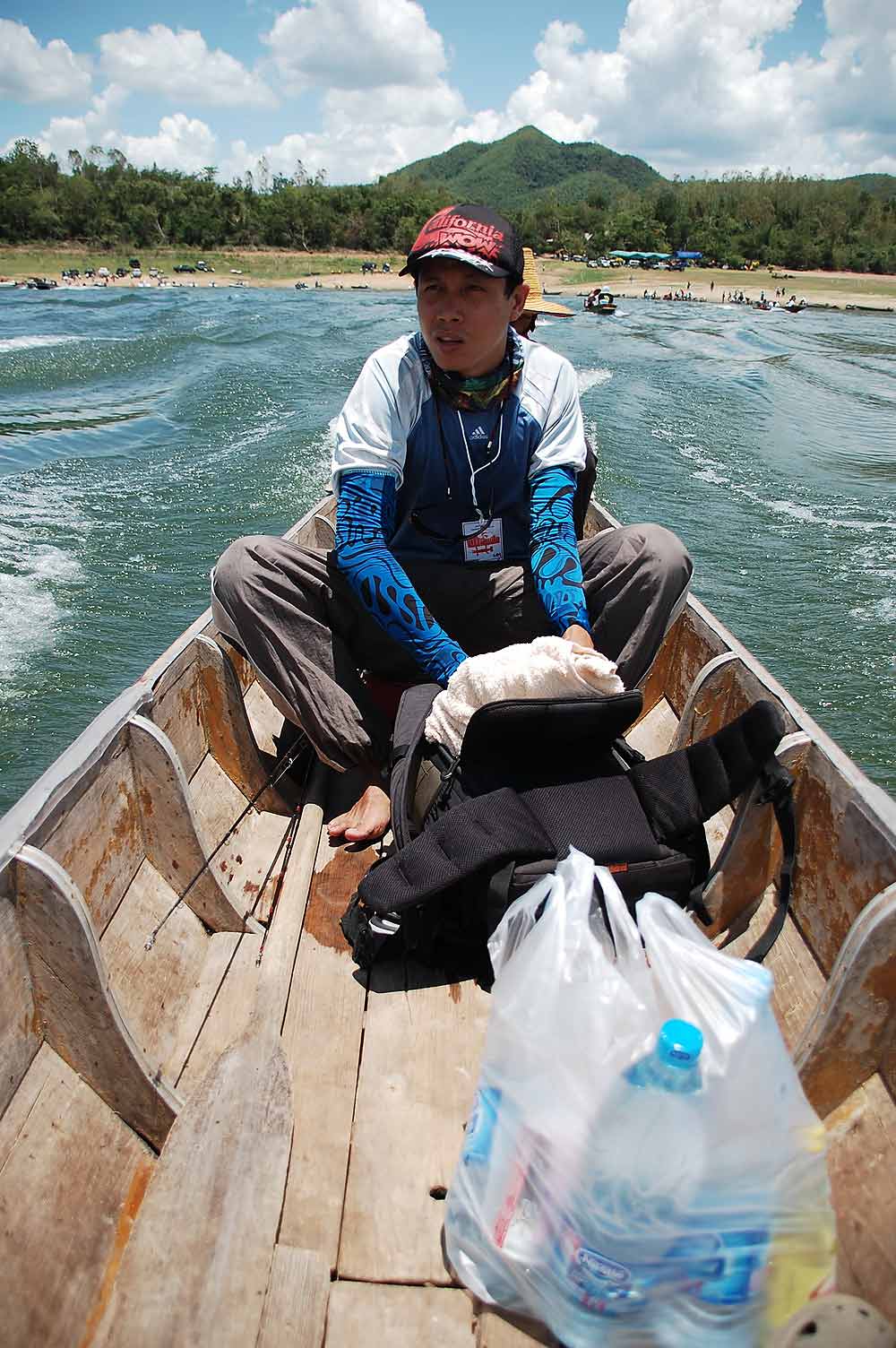 ออกเรือกันแล้วคร๊าบ      :laughing: :laughing: :laughing: