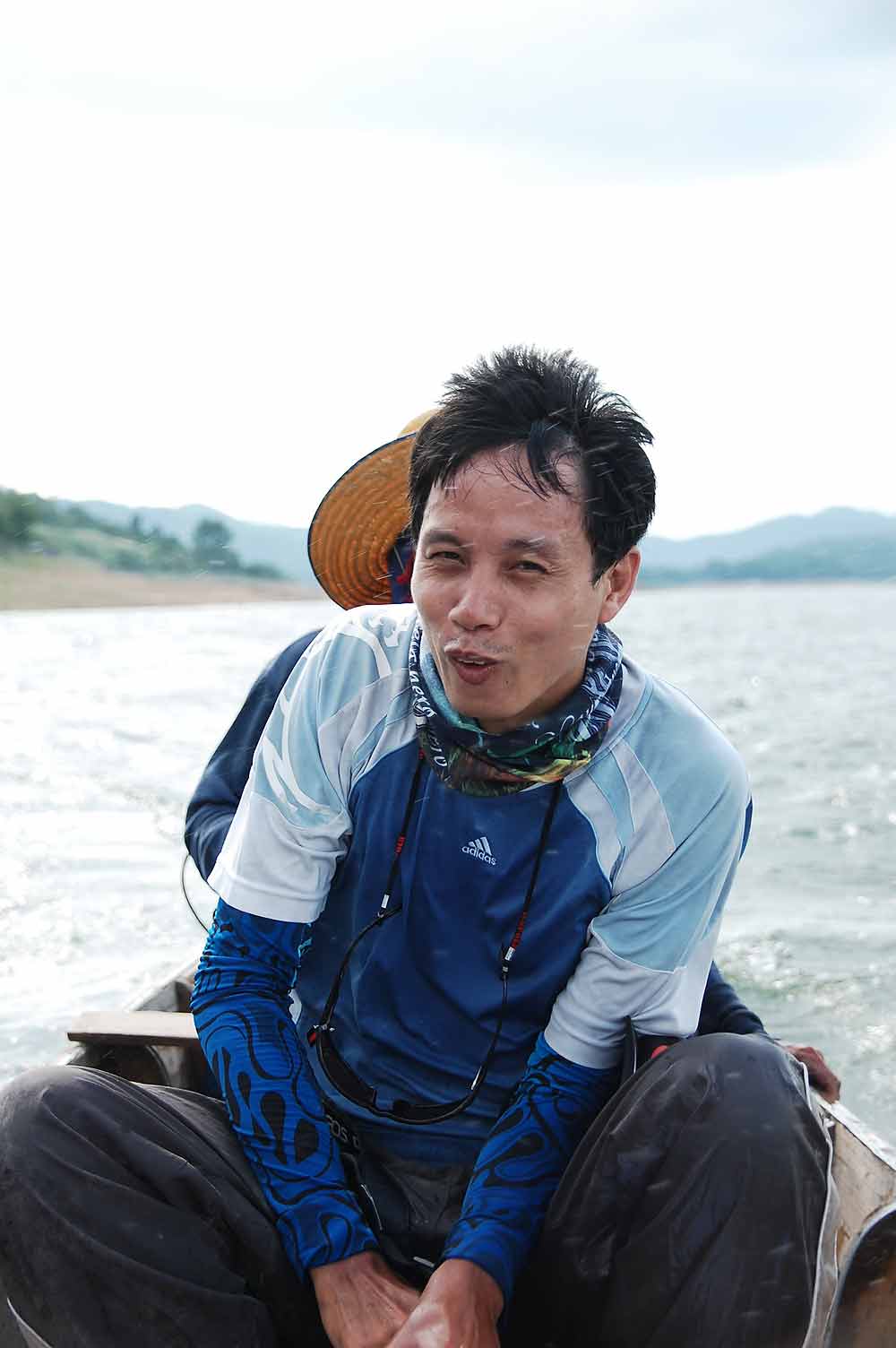 บ่ายวันแรก  อย่างร้อนครับ ลมก็แรง  คลืนก็เยอะ   เฮอ    :grin: