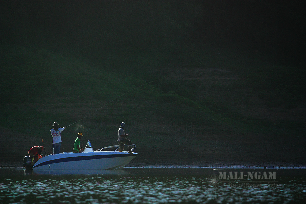 กว่าจะรู้  เรือลำนี้ก็ไปแล้ว  