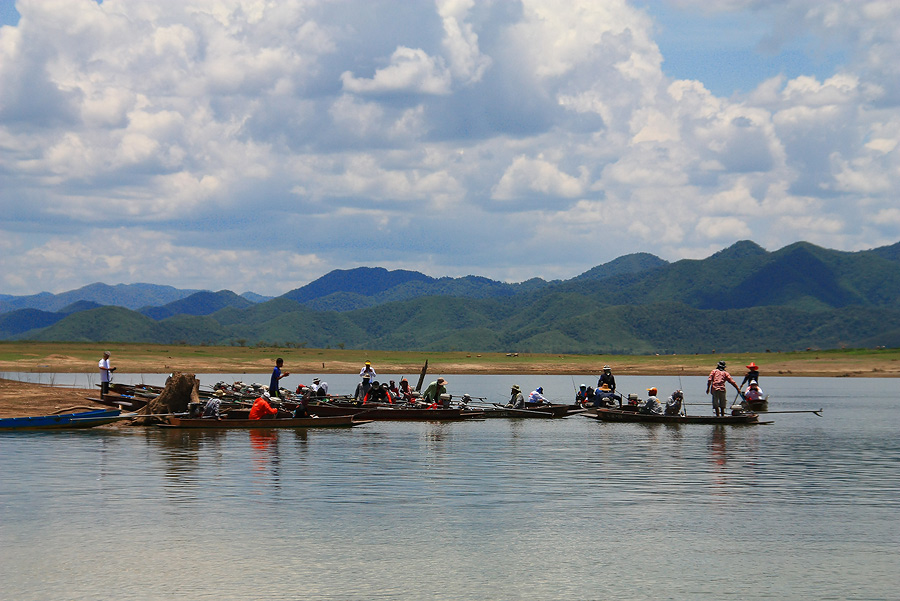 ด้านเรือชาวบ้าน ที่เพื่อนสมาชิกได้