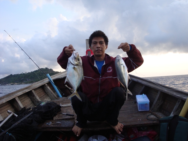 หันไปมองด้านหัวเรือน้านก นำปลาทูขึ