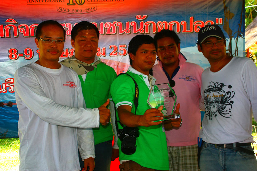 เต็มทีมกับ "บั้งไฟ FC"..(โปรโมทซะหน่อย..