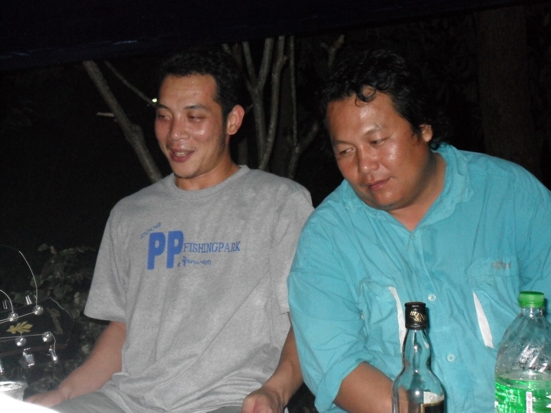 เอ....คู่นี้มันมีไรกันเปล่าหว่า :grin: :grin: 