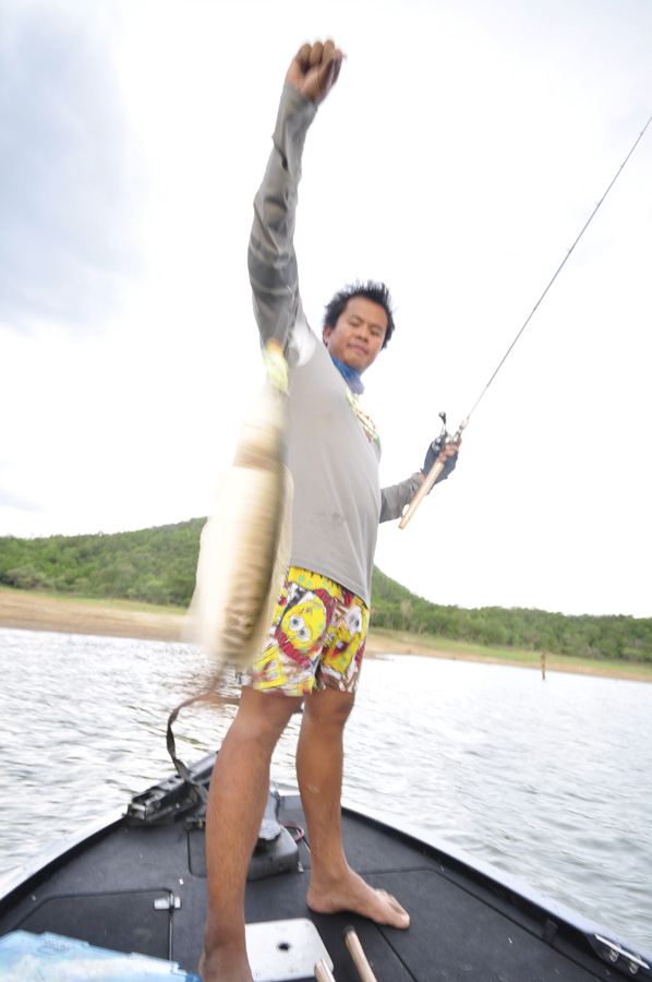 กลับถึงวังวนพี่โปรยังไม่วายสอยขึ้นมาได้อีกค่ะ :laughing: