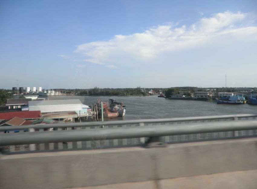 [q][i]อ้างถึง: parasaild44 posted: 12-05-2553, 22:18:52[/i]

+++ตามชมด