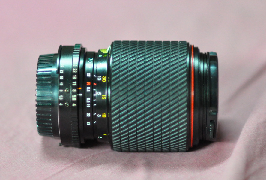ตัวนี้ครับป๋า TOKINA 70-210 mm :grin: