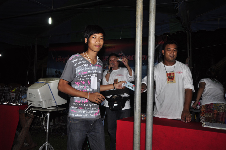 มาชมบรรยกาศงานตอนกลางคืนกันค่ะ :grin: :grin: