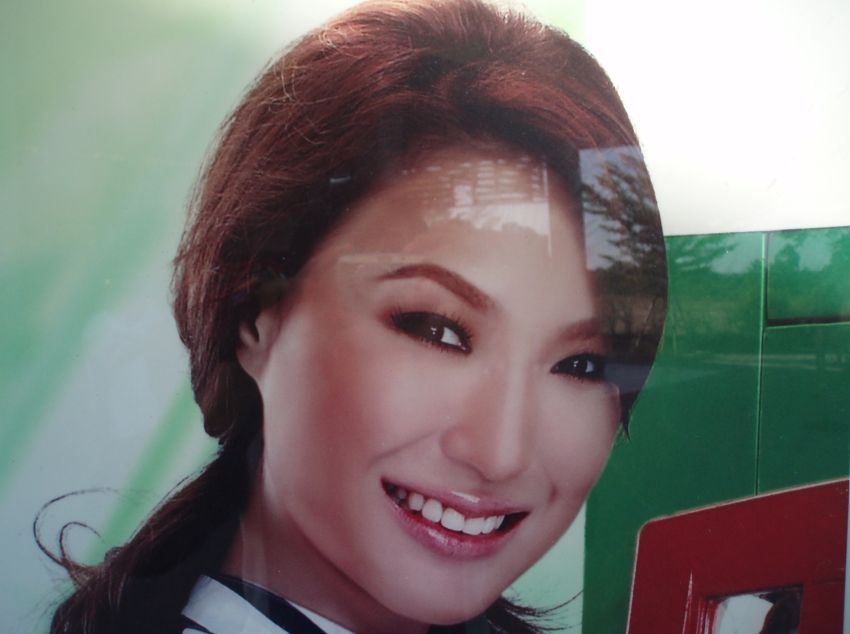 อาราเร่   :  ที่รักขอตังค์ไปตกปลาหน่อยซิ
แองเจิล   :  ได้ซิเอาไป
อาราเร่   :  ม่ายพอ
แองเจิล   : 