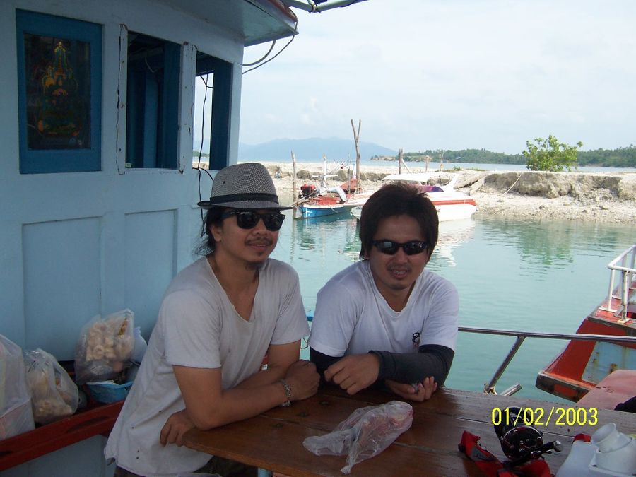 ผมเองลอกคราบละเช้าๆยังไม่กัวดำ...เสื้อเก่าชุดเก่าเน่ามาจากระนอง5555