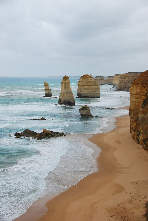 อีกภาพครับมุมล่างของ 12 Apostles สวยมากๆ  ชายฝั่งนี้เป็นชายฝั่งเรือล่ม ห้ามตกปลาครับ