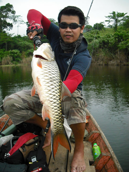 แล้งนี้......ที่นี่ไม่แล้ง กระสูบห้วยแร้ง 2010