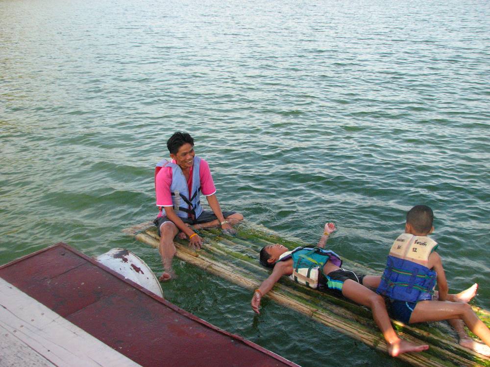 ช่างสุขใจอะไร อย่างนี้  


 :cheer: :cheer: :cheer: :cheer: :cheer: