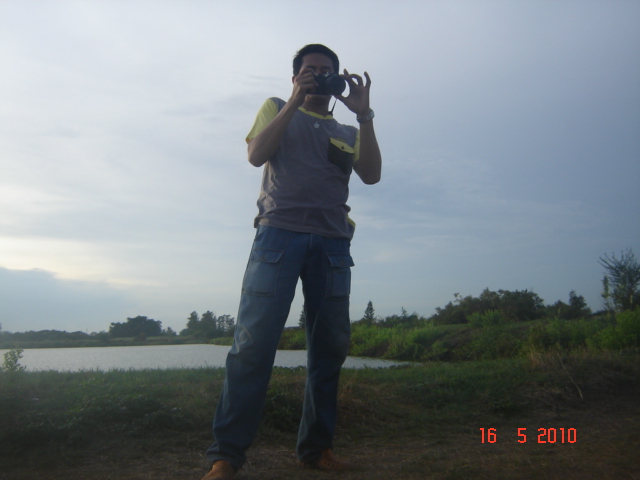 โน๊ตกำลังจะถ่ายรูปรวมก่อนแยกย้าย  บ้านคัย  บ้านมัน :cheer: