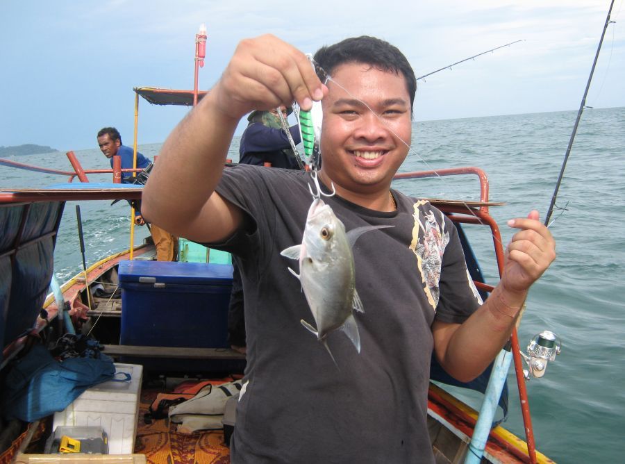 น้าเกษมได้กะมงรุ่นจิ๋วขึ้นมา ต้องทำการปล่อยกลับครับตัวเล็กเกินเอาเปรียบครับให้โตก่อนค่อยมาแคสกันใหม่