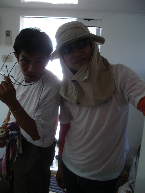 น้าปอง กะ ชายในชุดคลุมหน้า  :laughing: