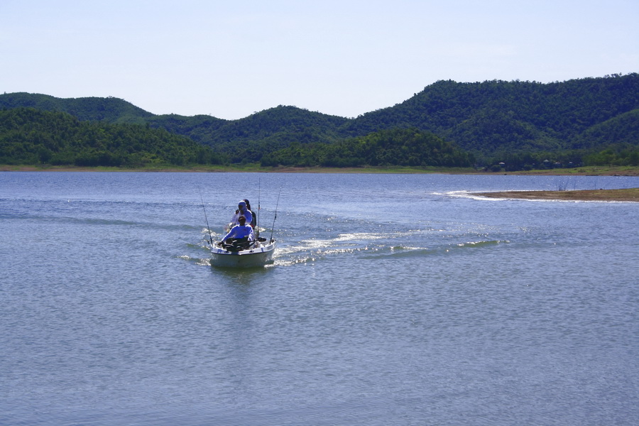  :cheer: :cheer: :cheer: :cheer: :cheer:

เรือใครหนอ 