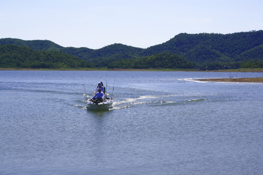  :cheer: :cheer: :cheer: :cheer: :cheer:

เรือใครหนอ 