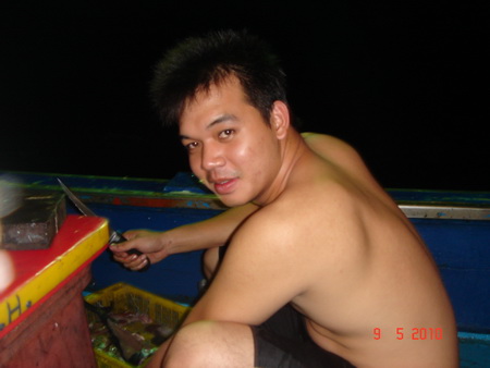 น้องโบ๊ทเตรียมทำ Doggy Sashimi  :laughing: