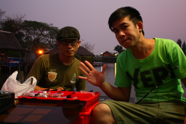[q][i]อ้างถึง: MANAT posted: 21-05-2553, 00:18:47[/i]

ถามอารัยไ