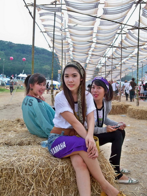  รู้นะคิดอะไรกันอยู๋ ....เจ้าแก๊งหินกลิ้ง (หลานผมเองครับ) cheer: :cheer: :cheer: