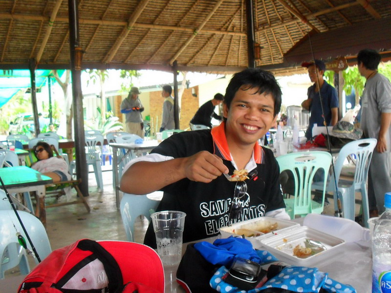  :grin: :grin: :grin:
คนนี้ไม่ต้องกินก็ได้มั้ง ได้ปลาหลายตัวแล้วนิ 
 :laughing:

หวัดดีครับ น้า 
