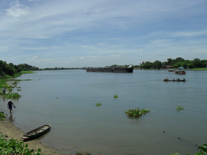 หมายนี้ต้องนั่งเรือข้ามไป