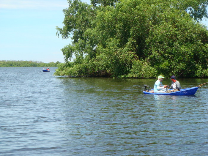 เรือโกนุ กับน้าบีบี วนจนตามมาทันอีกลำ  :grin: