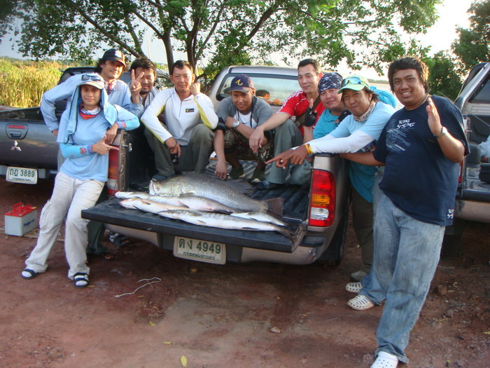 ทิ้งท้ายกันด้วยรูปรวมหมู 2 ครับ ไป 9 ร