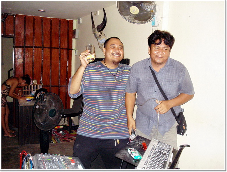 หลายคนร้องเพลงกันมันมาก ร้องดีเกือ