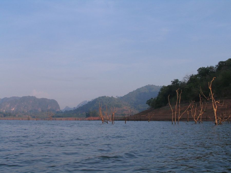 เลยต้องหลบลมเข้าหุบในโบอ่อง  
รอบเช้าน้านัยนำไปก่อน2 ครับ 