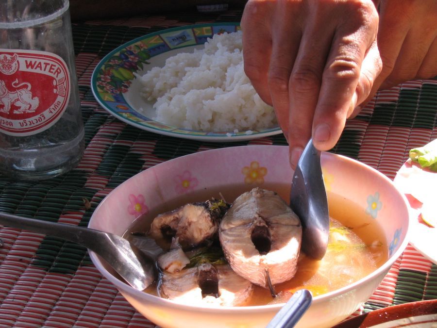 ตักให้ครับ