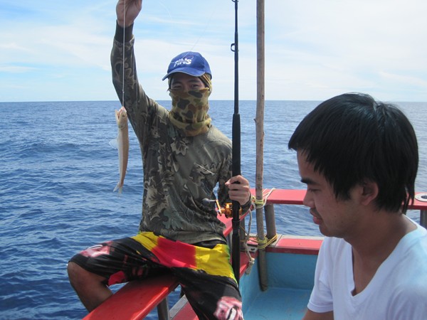 ซักพัก อิตูนเล็ก ตบเด็กมาอีกหน่วยเด็กมากๆ ซะด้วยครับ

 :laughing: :laughing: :laughing: :laughing: