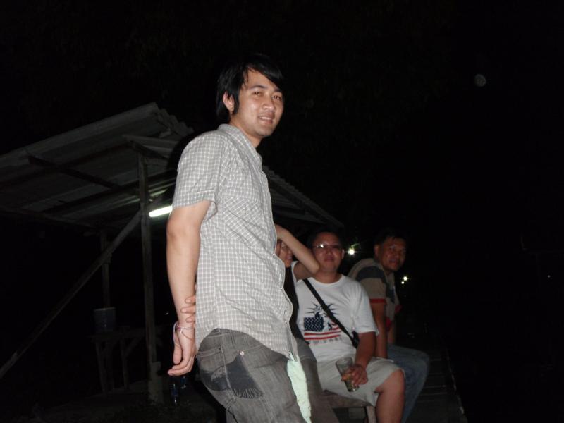 ส่วนตานี่ก็ยืนเก๊กอยู่ได้...มาตกปลา