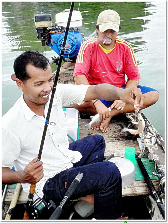 หลวงเล็กพ่วงสอง "ปลาทู" "ฟาวล์นิ ติดพุง"  :love: :love: :love: :cheer: :laughing: :laughing: