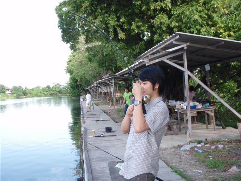 ตาแจ๊คกี้ ก็ยังตั้งตาตกคันสปิ๋วต่อไป... :cheer: