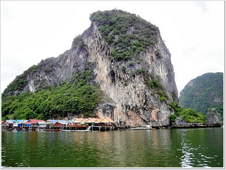 โดยภาพรวมการเดินทาง...สู่เกาะปันหยี ไม่ยุงยาก...เพราะอยู่ไม่ไกลจากทางเรือ บนฝั่งเท่ารัย

เกาะปันหย