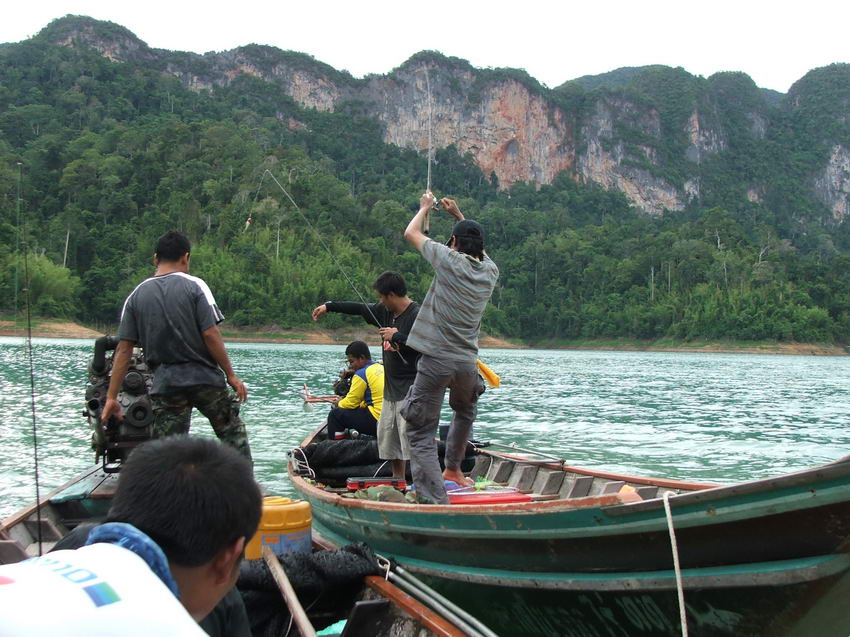 กลับไปลำตัเองแล้ว :laughing: :laughing:
