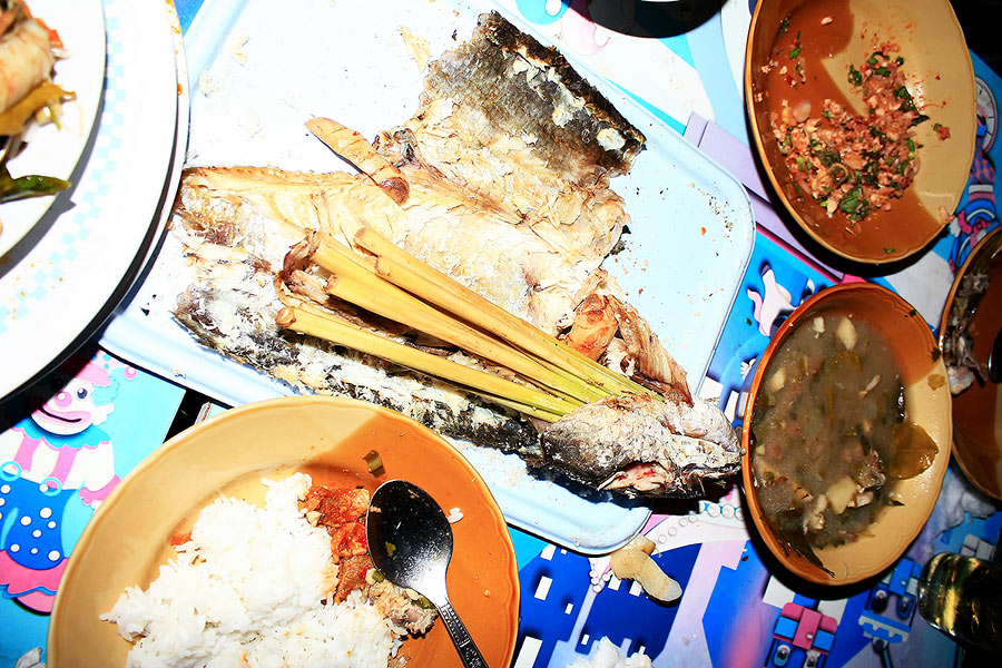กินกับน้าแดงไม่นานก็เหลือแค่นี้