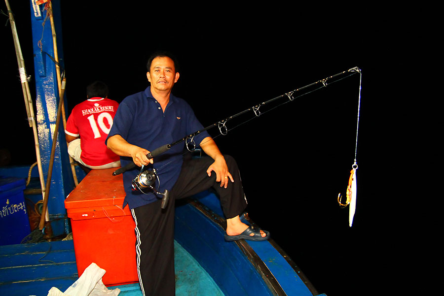 หลังจากที่พี่สือวนเรือหาที่เหมาะๆ