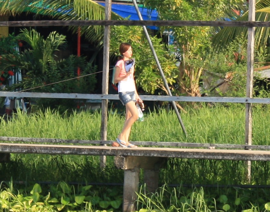 ตามคำเรียกร้องครับ มุมภาพสวยๆ จากปากคลองดำเนินสะดวก ครับ อิ อิ :grin:
 :cool:
 :cool:
 :cool:
 :