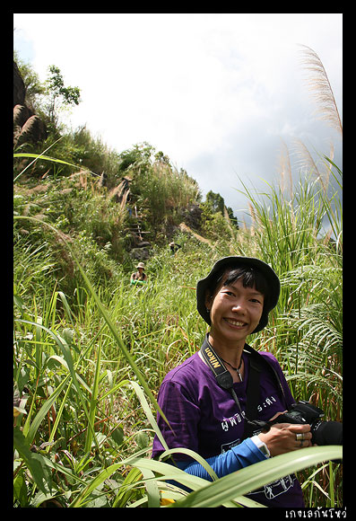 เดินตามลงมาได้แล้วก็ยิ้มแต้

ส่วนด