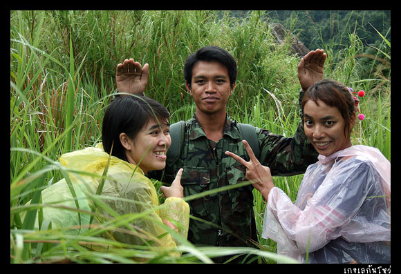 เค้าเป็นกันเองกับเราทุกคน  :laughing: :laughing: