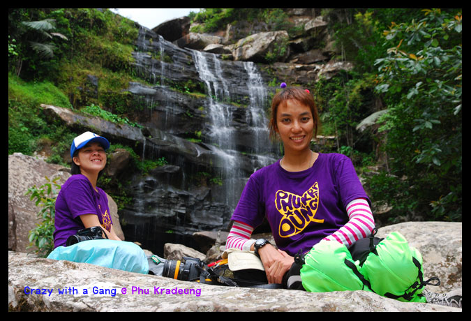 หญิงไทยใจงาม ปกติอยู่บ้านนั่งร้อยม