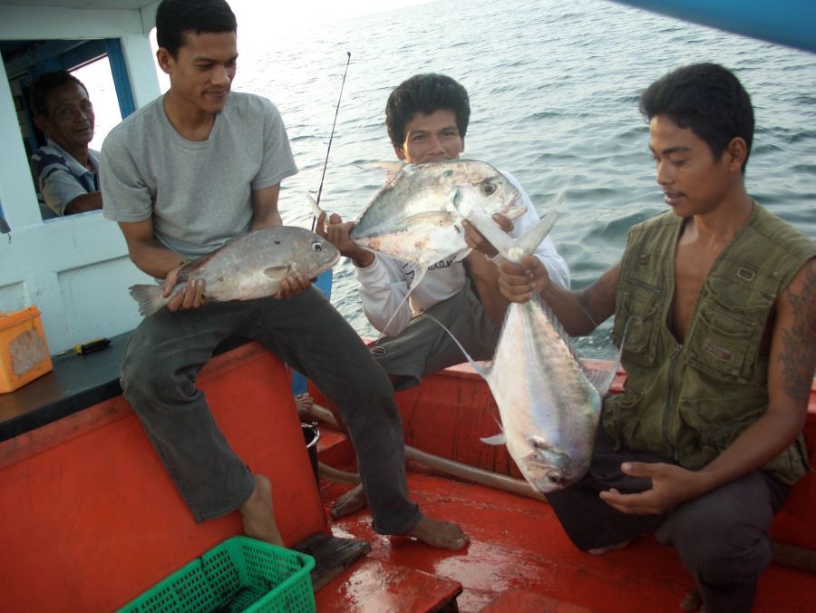 เนื่องจากปลาหมายนี้สู้เบ็ดดีมาก บนเรือมีขอตกลงกันคือปลาใหญ่กิน ทุกคนที่ลงสายต้องเก็บให้หมดเพื่อมิให้