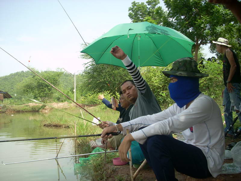 ดูไอ้คนถ่าย พอตรูได้ตัวนี้มันรีบเรียกมาถ่ายอย่างไว


............................................